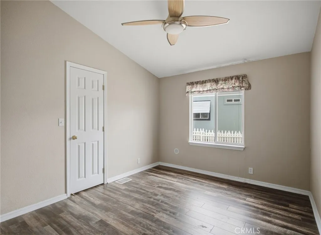 https://cdn.realtyfeed.com/cdn/127/307100433/e092f7694721f8540fb04bd146ef224f.webp