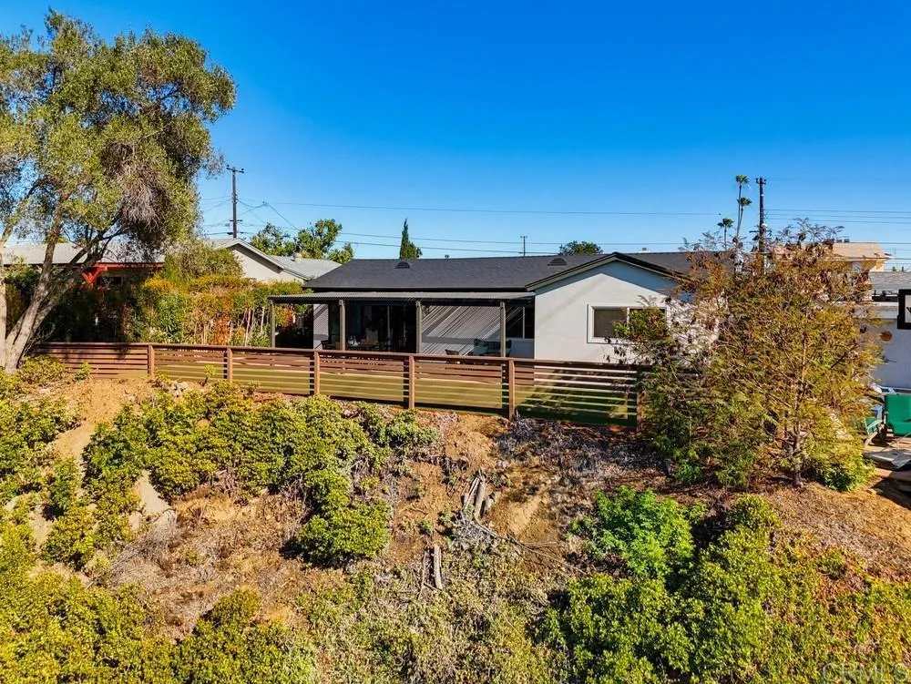 https://cdn.realtyfeed.com/cdn/127/307100449/800242cc9c3f53defb57a2d9c521f494.webp