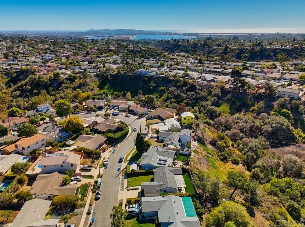 https://cdn.realtyfeed.com/cdn/127/307100449/8044121d1faad0f75aaa70a35d04190e.webp