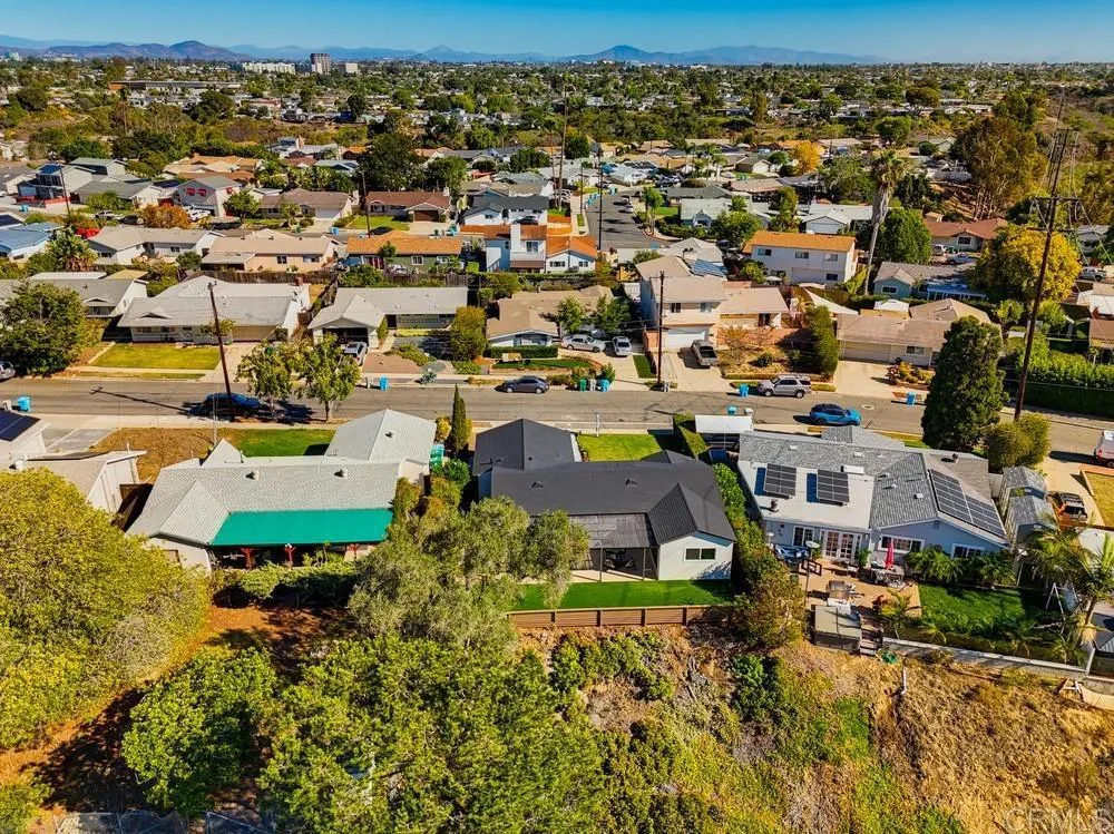 https://cdn.realtyfeed.com/cdn/127/307100449/ced06953b1e6a3438aaaca1b783d8a34.webp