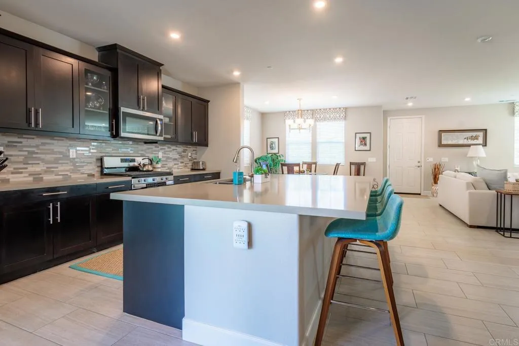 https://cdn.realtyfeed.com/cdn/127/307100451/12b6b33b36d4a17ed56e315f99a899c8.webp