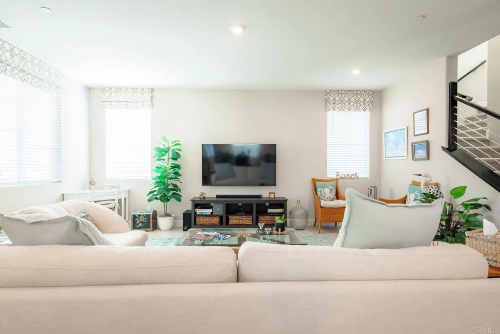 https://cdn.realtyfeed.com/cdn/127/307100451/2de8c86bab8f27b1d2ab53227ee61611.webp