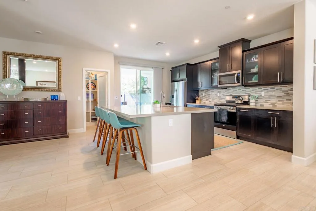 https://cdn.realtyfeed.com/cdn/127/307100451/46693e18b884fd9172b8cfb26f378186.webp