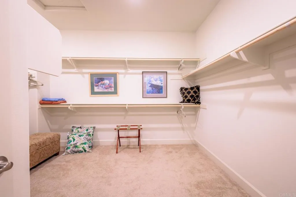 https://cdn.realtyfeed.com/cdn/127/307100451/94b8e0fbd11d15beedf814fb82624a6e.webp