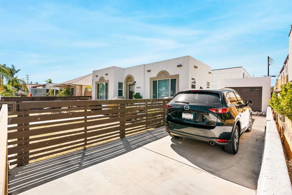 4576-4582 Felton Street, San Diego, CA 92116