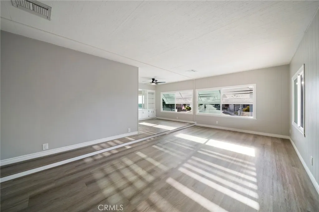 https://cdn.realtyfeed.com/cdn/127/307100499/34ebb464fb0f7fff8d9d7b9f65b34c8f.webp