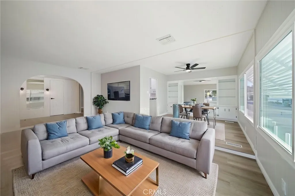 https://cdn.realtyfeed.com/cdn/127/307100499/443ff3c220ff2d8cf9ada78e2e6984ad.webp