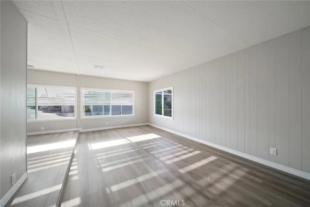 https://cdn.realtyfeed.com/cdn/127/307100499/4f7e58f0ec090253c7847cda9926d668.webp