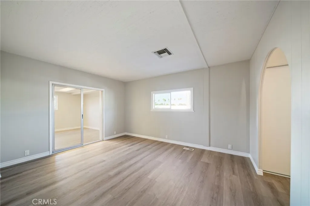 https://cdn.realtyfeed.com/cdn/127/307100499/ef90c2b71478322b7a7de152740bfc74.webp