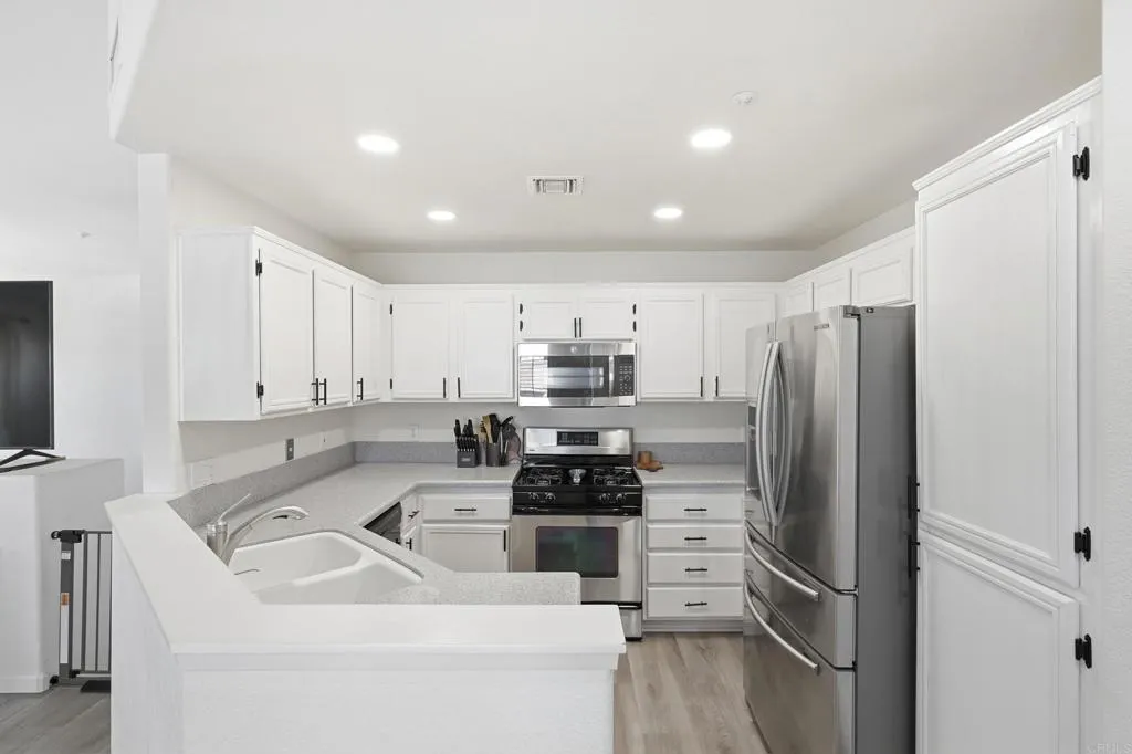 https://cdn.realtyfeed.com/cdn/127/307100507/772df91fcc786c8370c2b23750187a5a.webp
