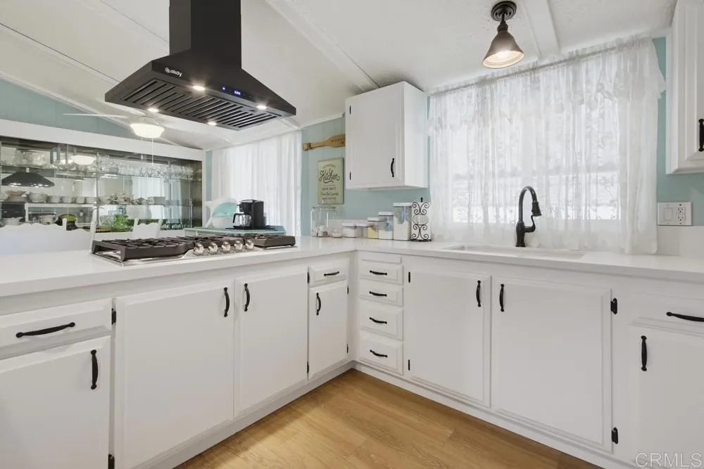 https://cdn.realtyfeed.com/cdn/127/307100641/51a394d886ae28a2c29a687fc0af751f.webp