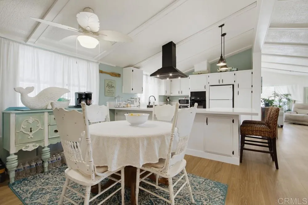 https://cdn.realtyfeed.com/cdn/127/307100641/678eb2c4cf6237e04766f45db011d434.webp