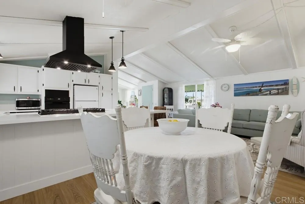 https://cdn.realtyfeed.com/cdn/127/307100641/c5f98aa84d982e98233497304f6a9a96.webp