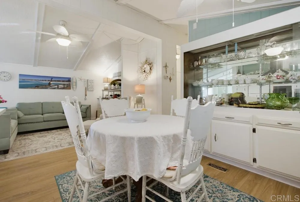 https://cdn.realtyfeed.com/cdn/127/307100641/e17a4395ecf928a883662f6a17f0b7c1.webp