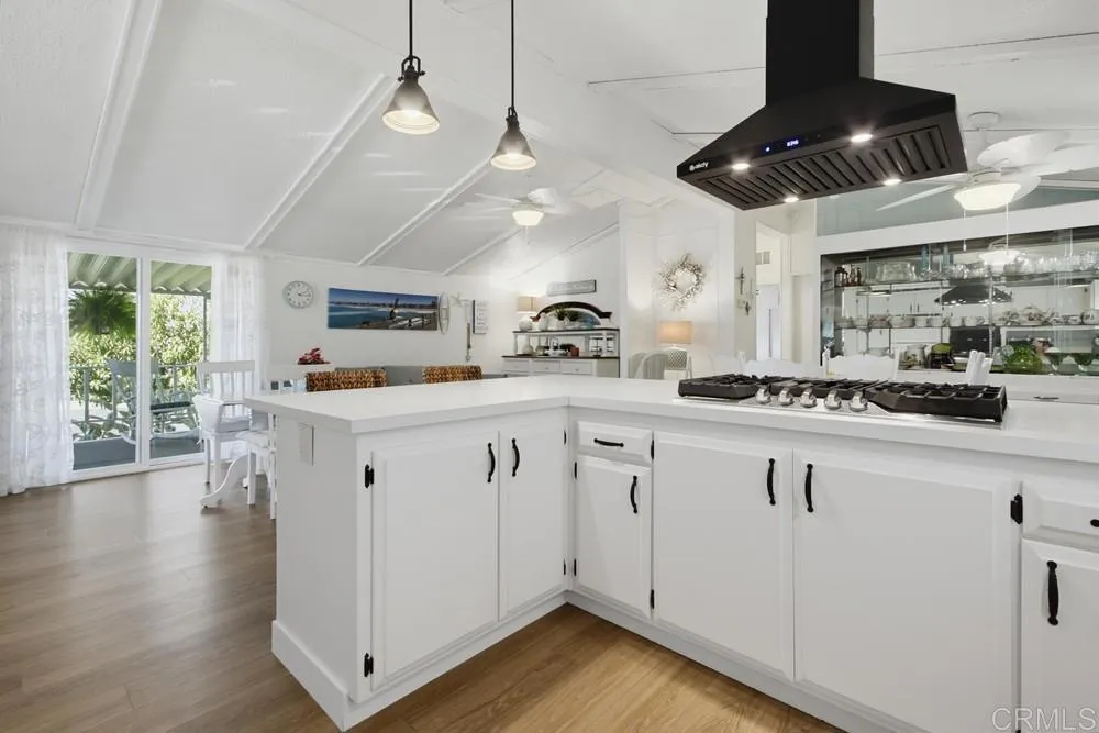 https://cdn.realtyfeed.com/cdn/127/307100641/e60280eb612d9c3aac609b195b4a5542.webp