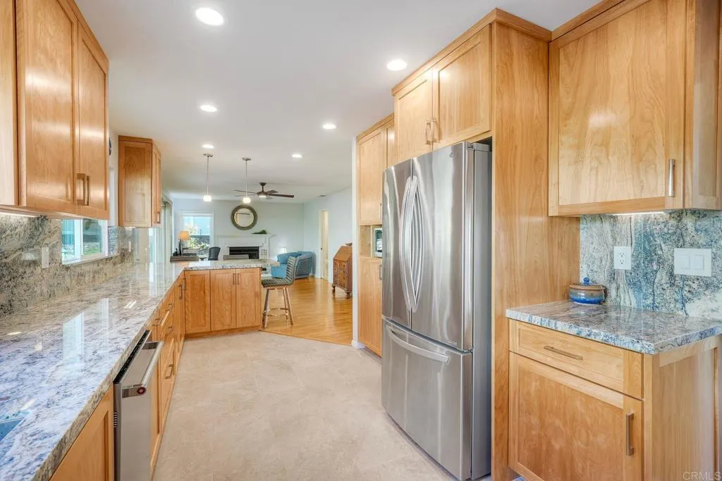 https://cdn.realtyfeed.com/cdn/127/307100685/abfe15ecb6143c124f87de844257052a.webp