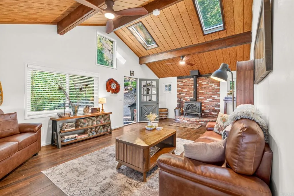 https://cdn.realtyfeed.com/cdn/127/307100688/3277832e7a26cf30e9ae6c114696ea2c.webp