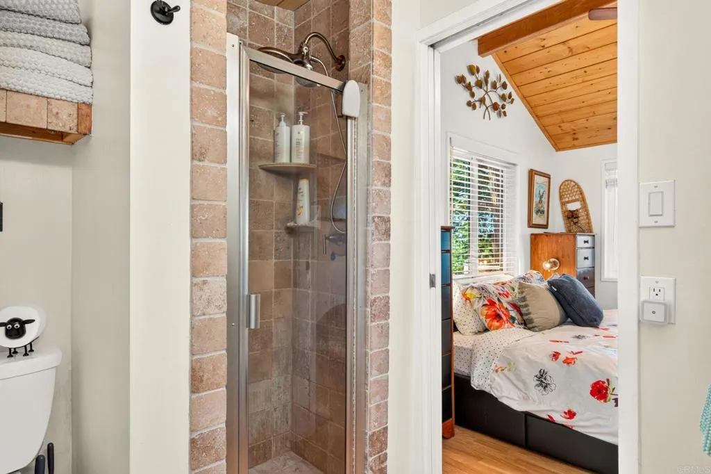 https://cdn.realtyfeed.com/cdn/127/307100688/af3843ddd8a39126a01546ff375a9858.webp