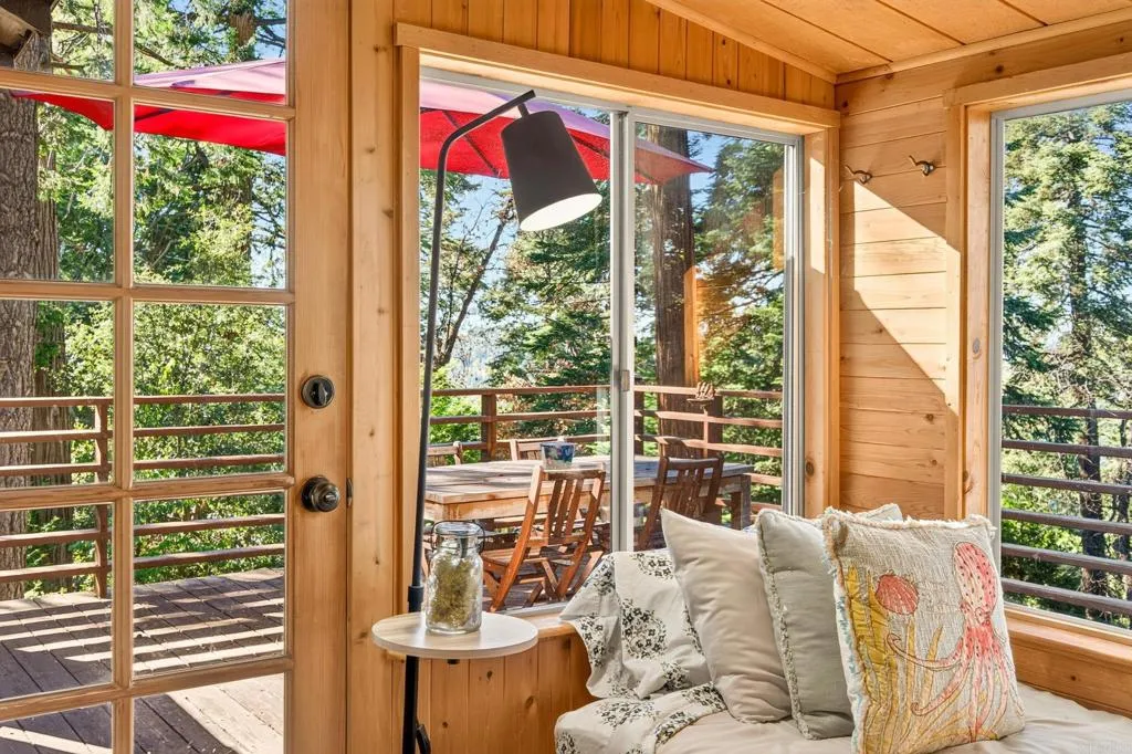 https://cdn.realtyfeed.com/cdn/127/307100688/b7ccb7239eaab420a06bae3502c69348.webp