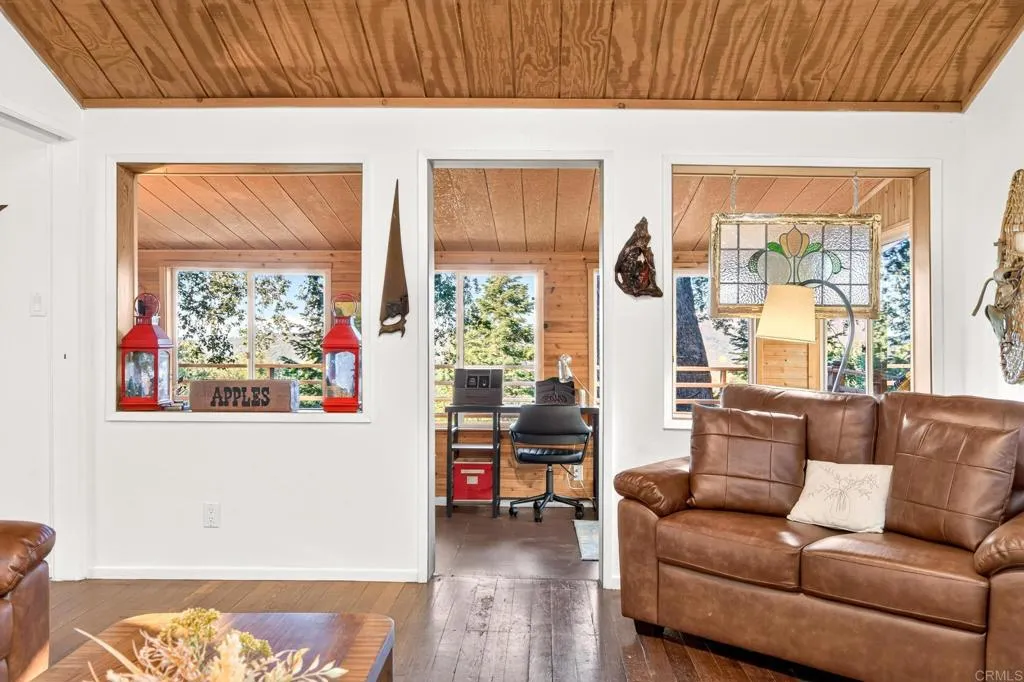 https://cdn.realtyfeed.com/cdn/127/307100688/e0754f1c75b648909fd09c1476804e89.webp