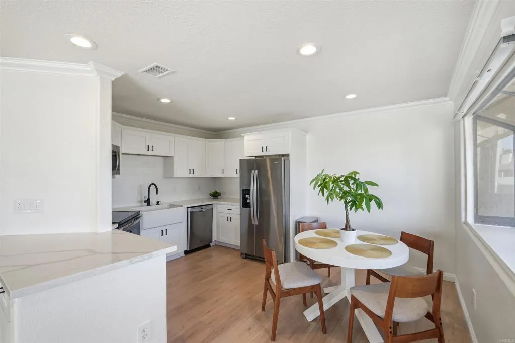 https://cdn.realtyfeed.com/cdn/127/307100713/21bb4f036ce29a2316da6de2a136db94.webp