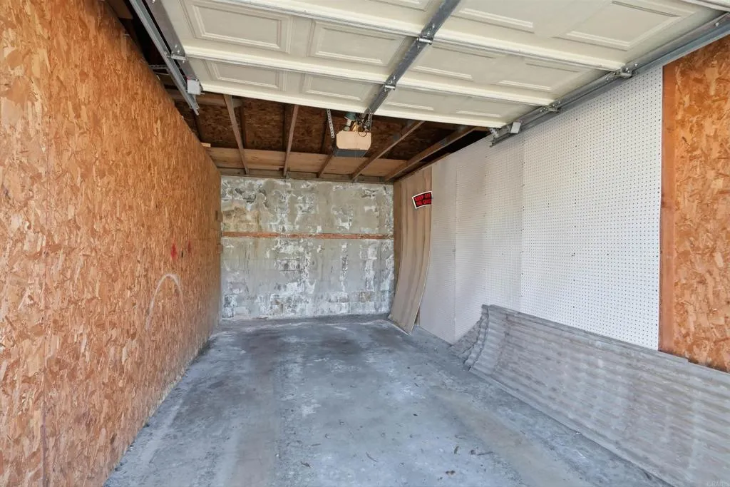 https://cdn.realtyfeed.com/cdn/127/307100713/f02130e4417b5f23a3a3ef9b7946b642.webp