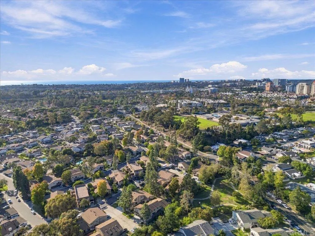 https://cdn.realtyfeed.com/cdn/127/307100779/1302ddb12df6adbf70a8583b1d1222cc.webp
