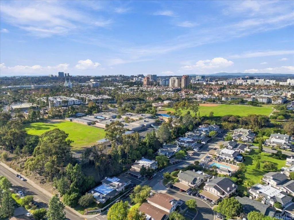 https://cdn.realtyfeed.com/cdn/127/307100779/77f6ddf991947e85eb1413826653af80.webp