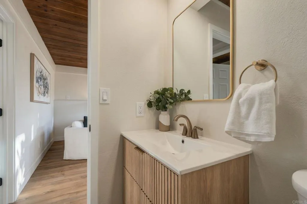 https://cdn.realtyfeed.com/cdn/127/307100807/b3d8a488286cc40117aa905da585597d.webp