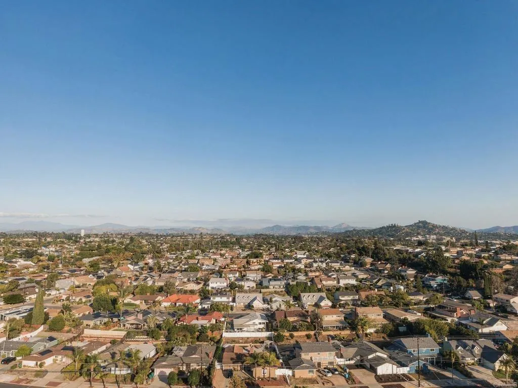 https://cdn.realtyfeed.com/cdn/127/307100807/e2b9d37021552bbe0cc29ba5694e6c63.webp