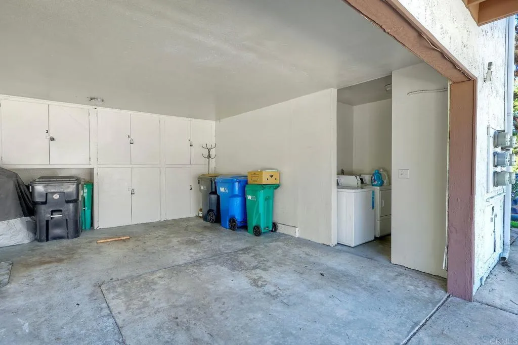https://cdn.realtyfeed.com/cdn/127/307100815/ca807416db4a7167f59dda22e6a4ec7b.webp