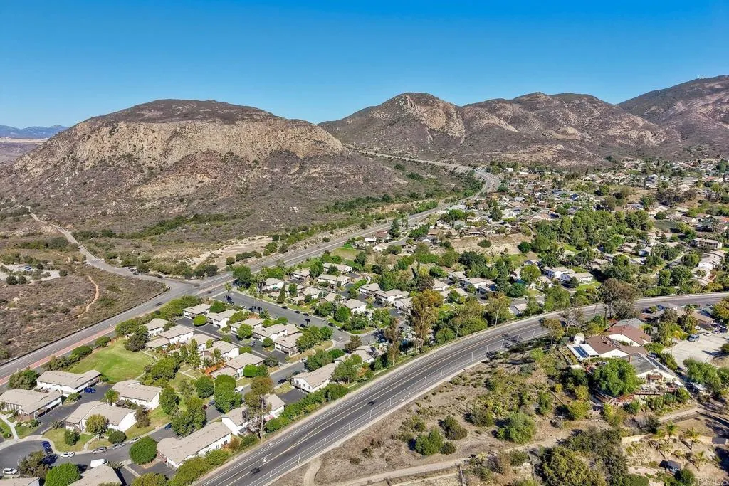 https://cdn.realtyfeed.com/cdn/127/307100815/d54978b696f6ecd71080e1cf874c273f.webp