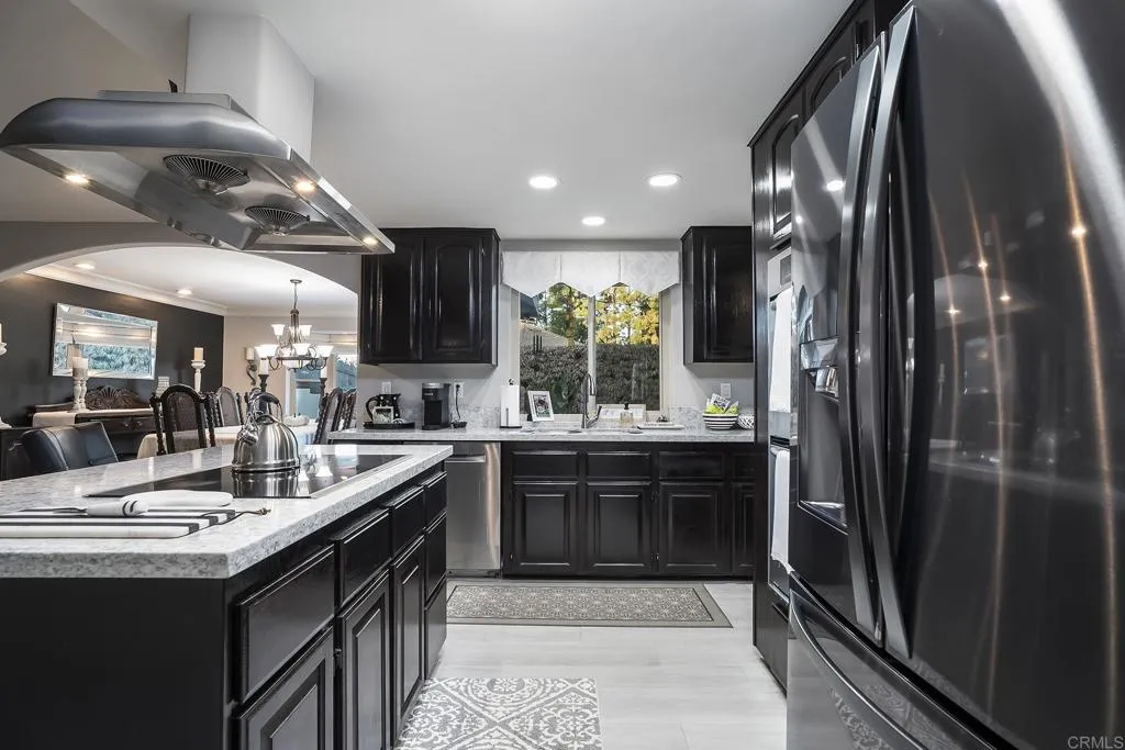 https://cdn.realtyfeed.com/cdn/127/307100851/ca7196cfa59b965abadb406bdec01ee5.webp