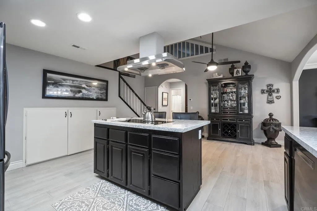 https://cdn.realtyfeed.com/cdn/127/307100851/eb69069c77d1793a5168bf2b26d421cc.webp
