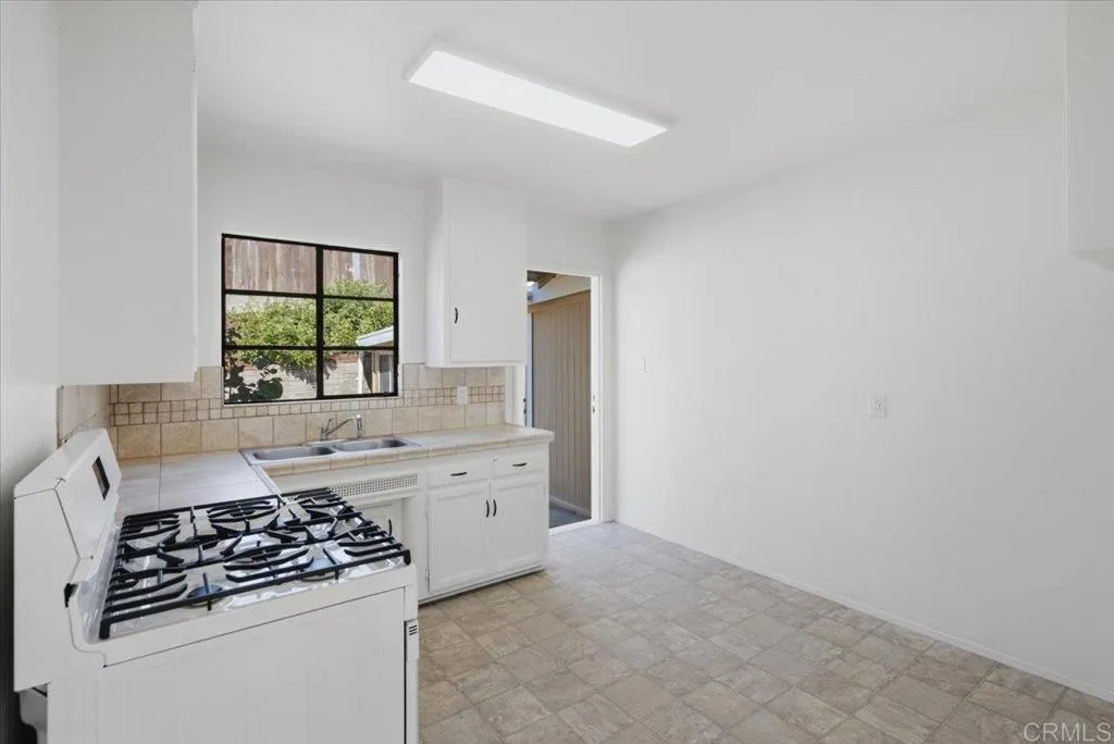 5536 Timothy Dr, San Diego, CA 92105 - Photo 5 of 24, San Diego, CA