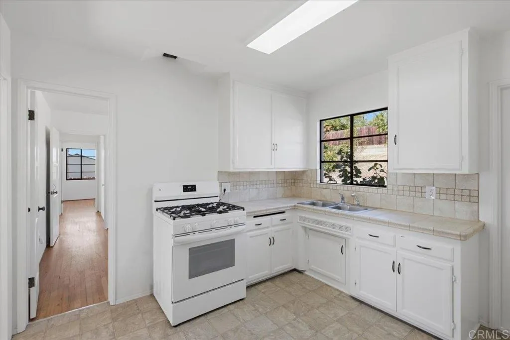 5536 Timothy Dr, San Diego, CA 92105 - Photo 4 of 24, San Diego, CA