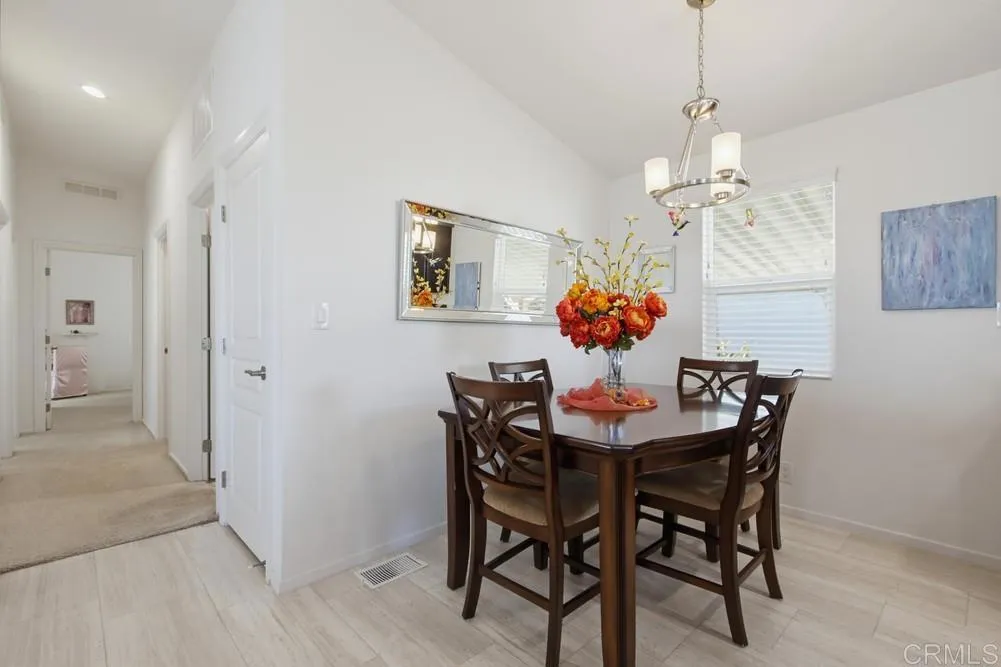 https://cdn.realtyfeed.com/cdn/127/307100921/361c2c539c4233b43d7945083d865a98.webp