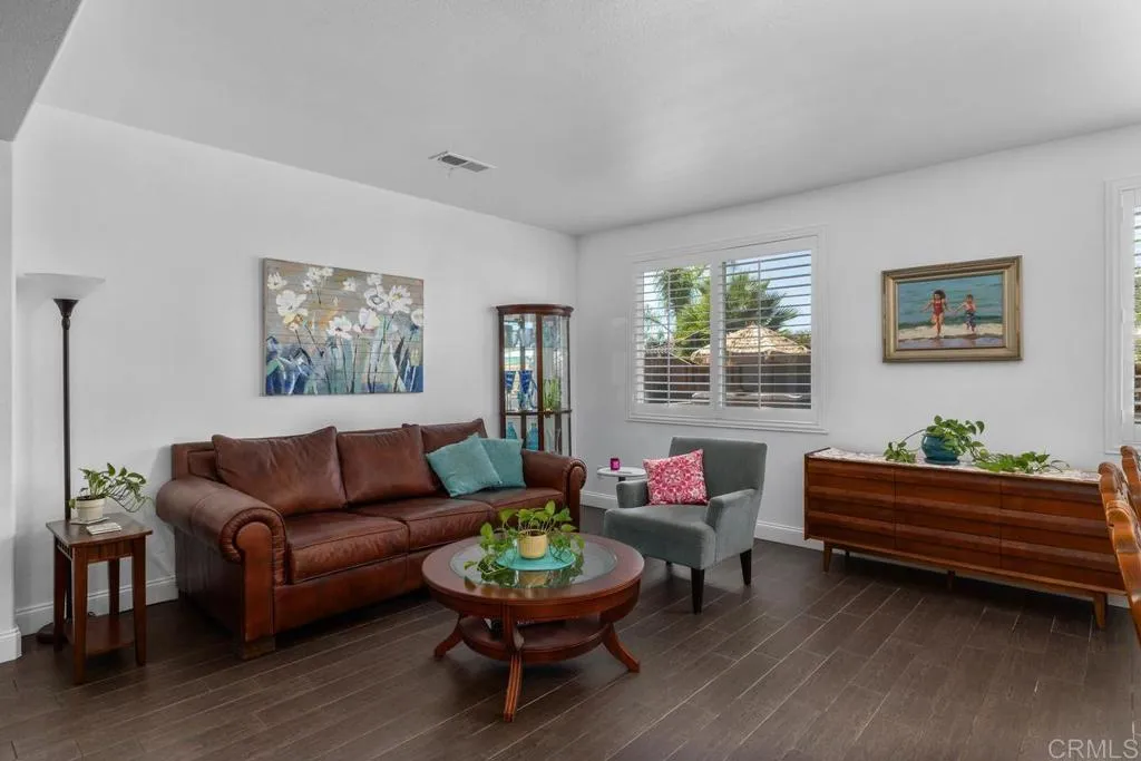 https://cdn.realtyfeed.com/cdn/127/307100947/572e60df48afd1a89aaf411c17d09276.webp
