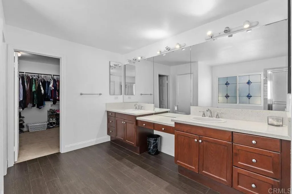 https://cdn.realtyfeed.com/cdn/127/307100947/895f831bfb072345bab5b4975f11a10a.webp