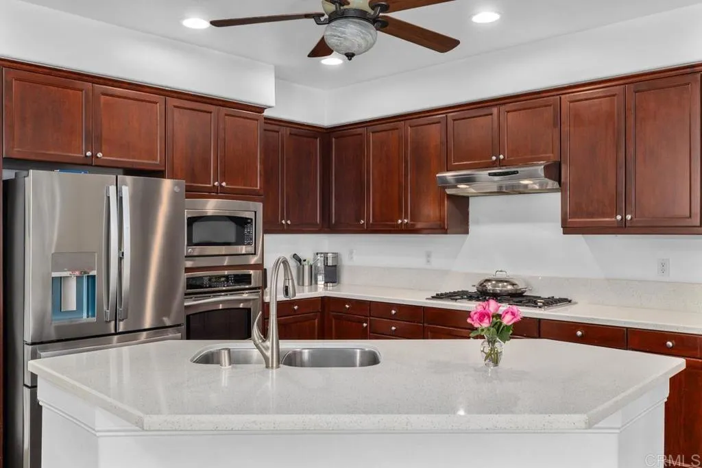https://cdn.realtyfeed.com/cdn/127/307100947/d18ffbc5d22c8d6ca4d80528f743a1f3.webp
