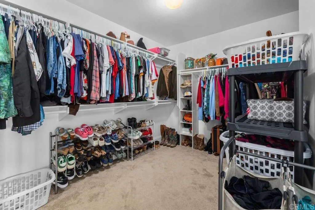 https://cdn.realtyfeed.com/cdn/127/307100947/fab4cc31e49f69736cfbafe1d71f10b5.webp