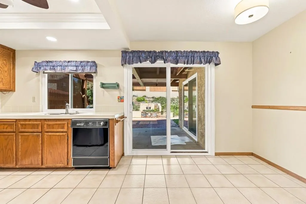 https://cdn.realtyfeed.com/cdn/127/307100948/2216ca25c6392955503abbda02bb702b.webp