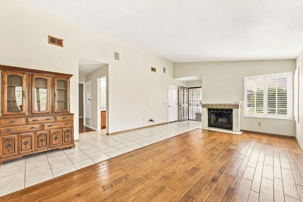 https://cdn.realtyfeed.com/cdn/127/307100948/2ffeae563b76762dd3f55080c04a4521.webp