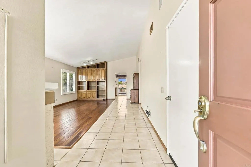 https://cdn.realtyfeed.com/cdn/127/307100948/987e76ed3bb3afd99343c0ec3a2a7231.webp