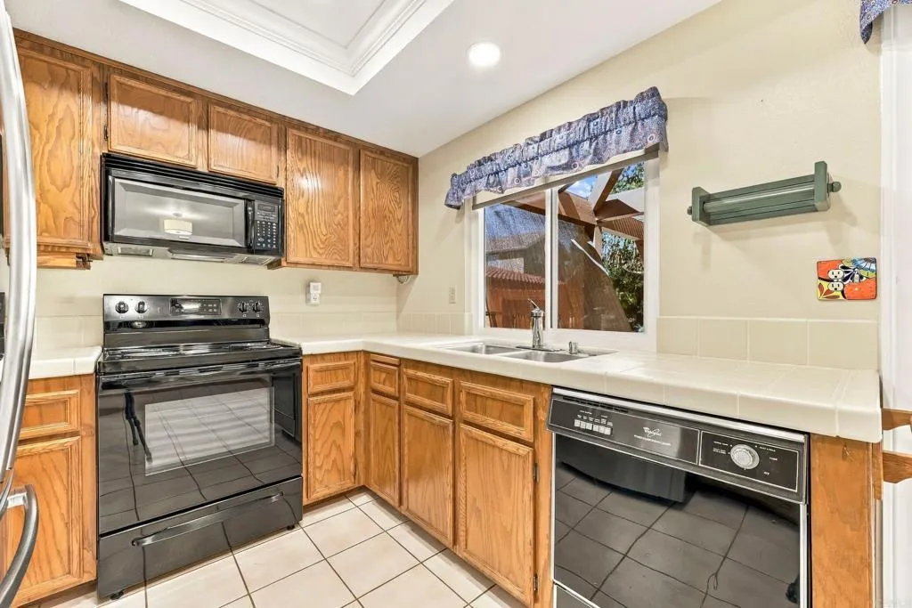 https://cdn.realtyfeed.com/cdn/127/307100948/bdb7b3bc89a166661fb916db10d9115c.webp