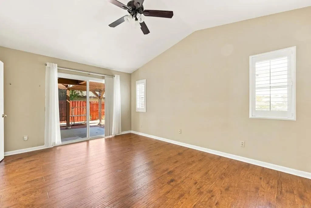 https://cdn.realtyfeed.com/cdn/127/307100948/d008081de942587f0043ec7258ff8ab9.webp