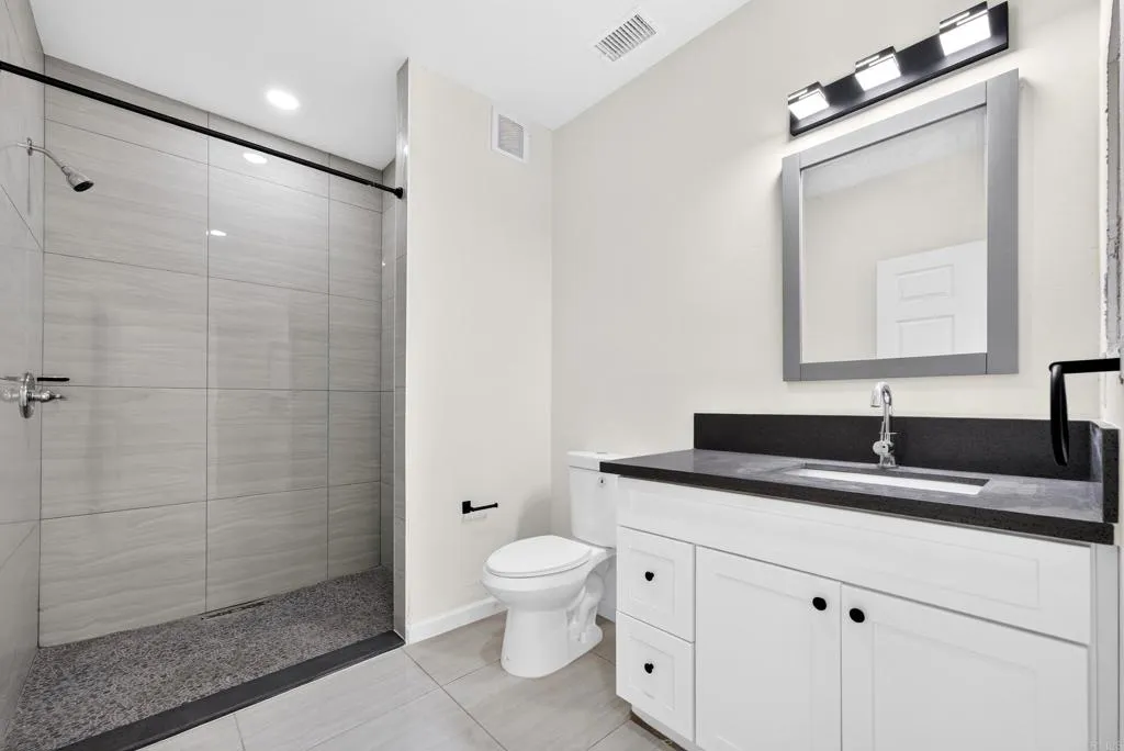 395 N 1St Street, El Cajon, CA 92021 395 N 1St Street, El Cajon, CA 92021