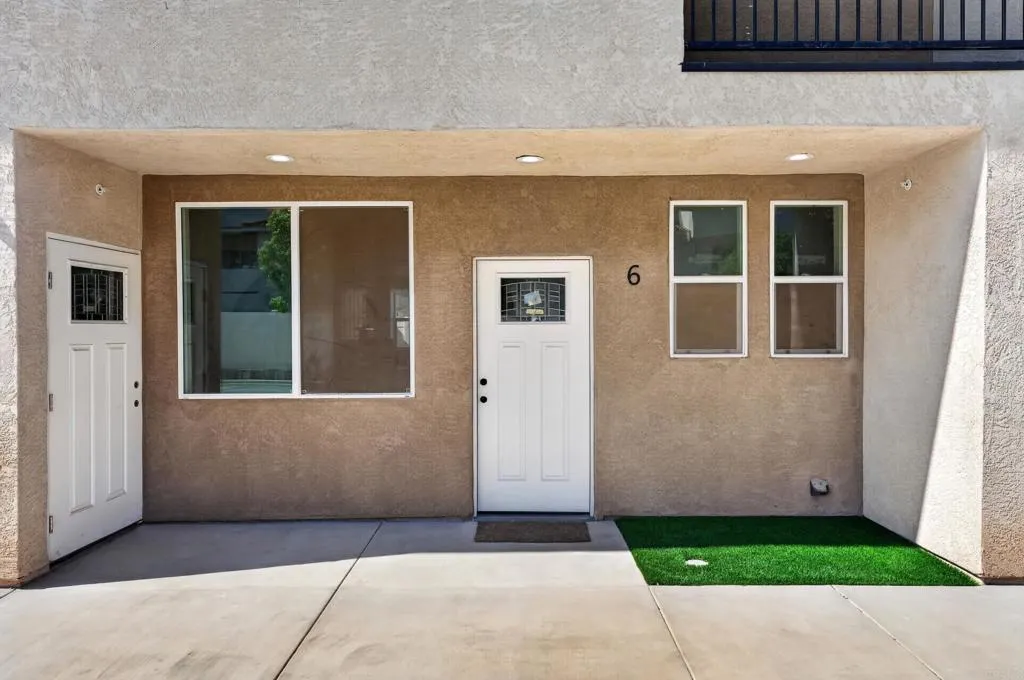 395 N 1St Street, El Cajon, CA 92021 395 N 1St Street, El Cajon, CA 92021