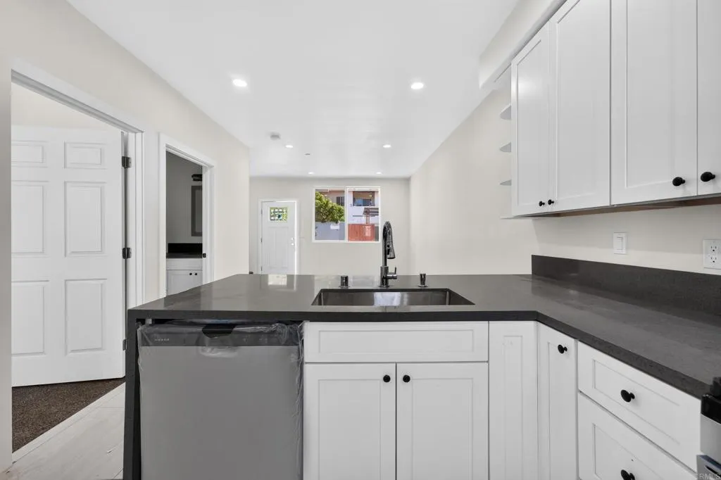 395 N 1St Street, El Cajon, CA 92021 395 N 1St Street, El Cajon, CA 92021