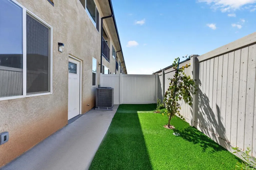 395 N 1St Street, El Cajon, CA 92021 395 N 1St Street, El Cajon, CA 92021